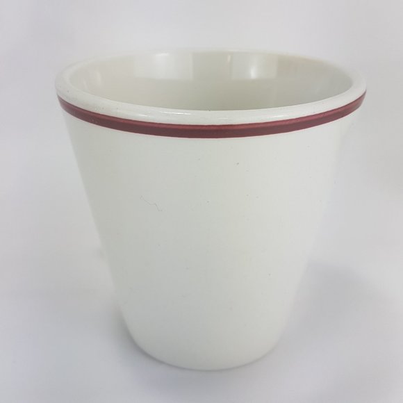 Vintage Yellowknife Inn DUDSON Cup and Saucer Polar Bear Northwest Territories - Picture 6 of 16